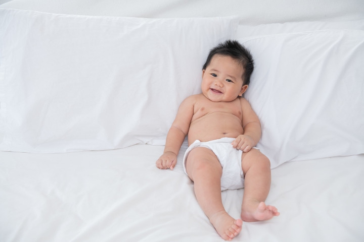Panduan Bagi Orang Tua Baru: Berbagai Cara Agar Bayi Pipis Lancar